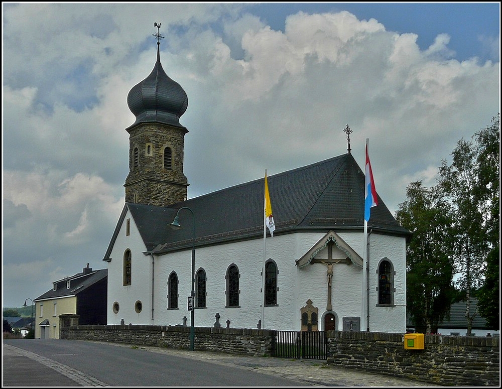 Die Kirche von Hachiville aufgenommen am 12.08.2010. (Jeanny)