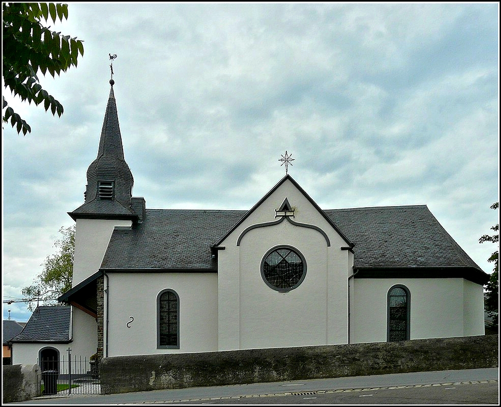 Die Kirche von Hupperdange. 13.08.2010 (Jeanny)