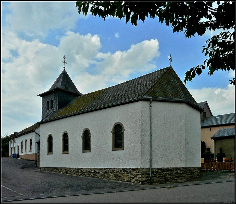 Die Kirche von Rumlange. 12.08.2010 (Jeanny)