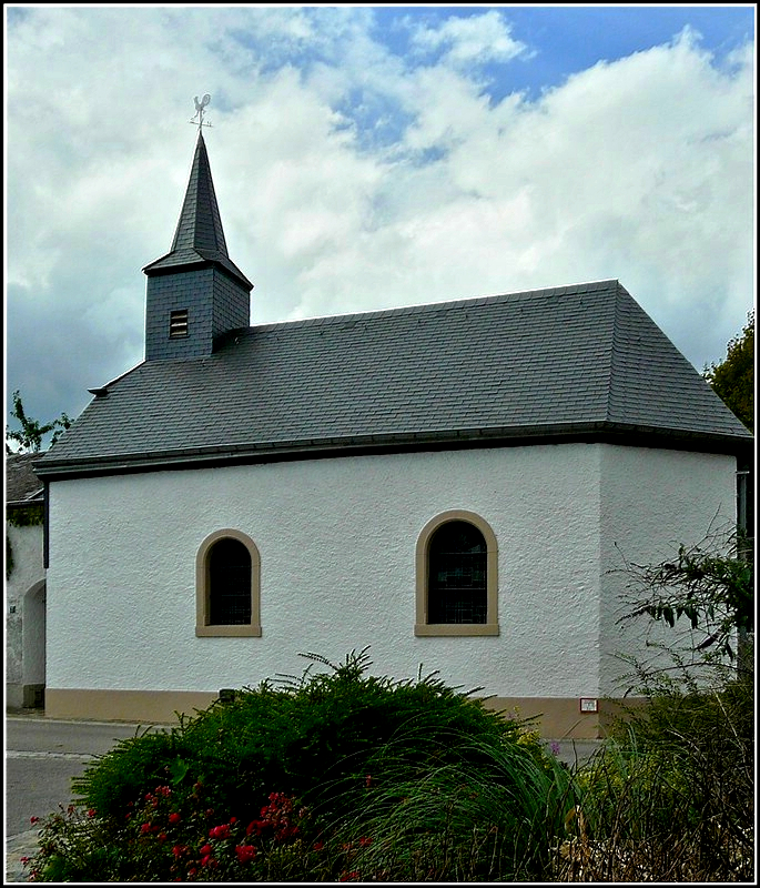 Die kleine Kapelle von Nachtmanderscheid. 01.08.2010 (Jeanny)