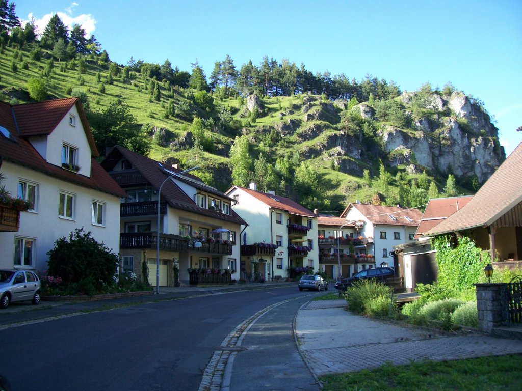 Die Kleinstadt Pottenstein liegt sehr schn mitten in der Frnkischen Schweiz. Aufnahme: 10.07.2012