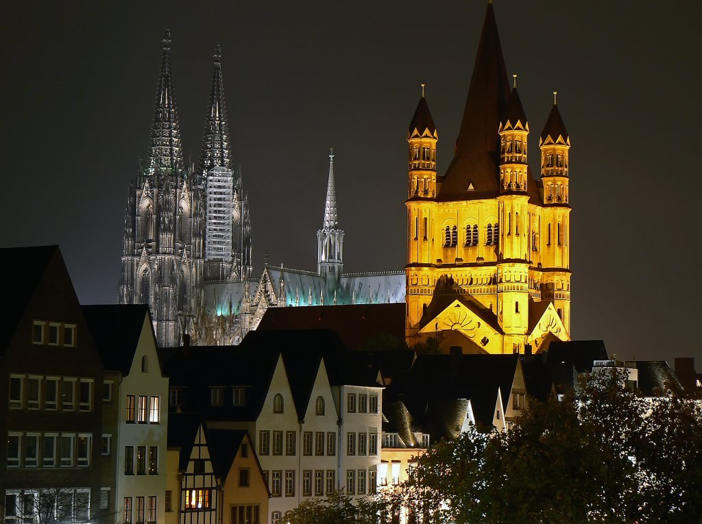 die Klner Altstadt mit DOM und Gro St.Martin, aufgenommen von der Deutzer Brcke 