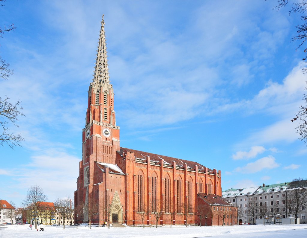 Die Mariahilfkirche in Mnchen-Au hat das zweitschlagtontiefste Gelut in der Stadt (Jan10)