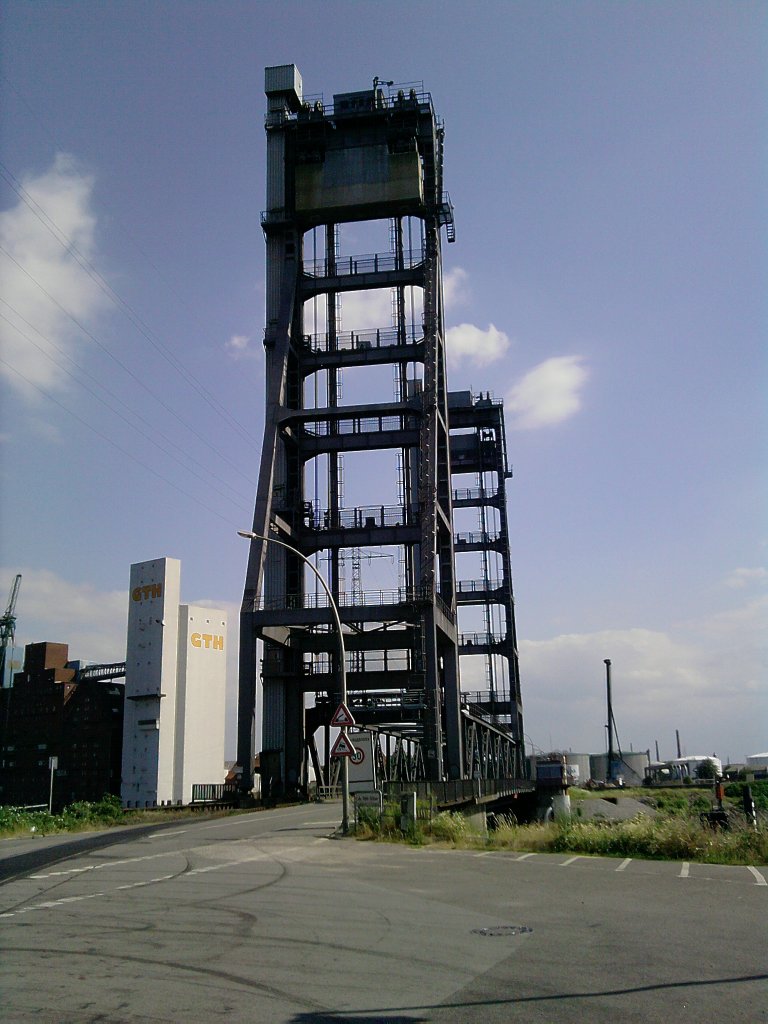 Die Rethehubbrcke ,erbaut im Jahre 1934 steht in Neuhof/Hohe Schaar
(Hamburg),aufgenommen am 04.07.10.