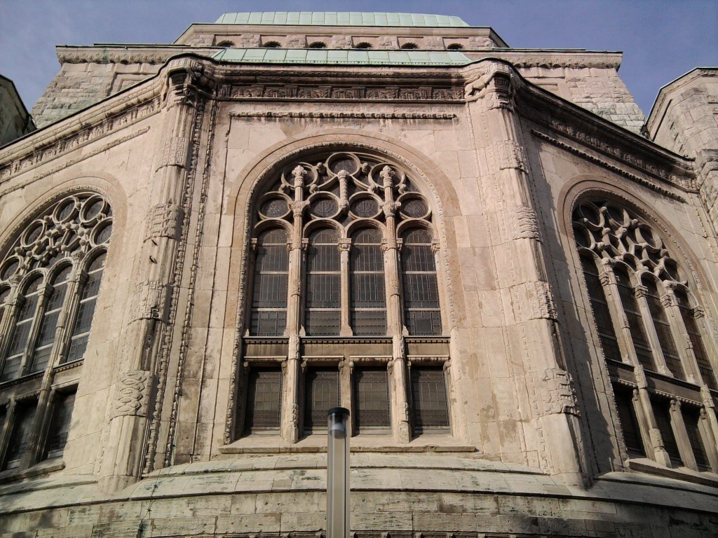 Die Sdseite der alten Synagoge am Porscheplatz in Essen, 23. September 2010.