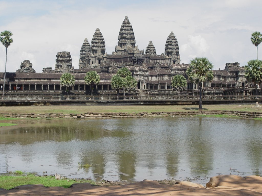 Die Tempelanlage von Angkor Wat (Wat = Tempel) in Kambodscha im Mai 2006