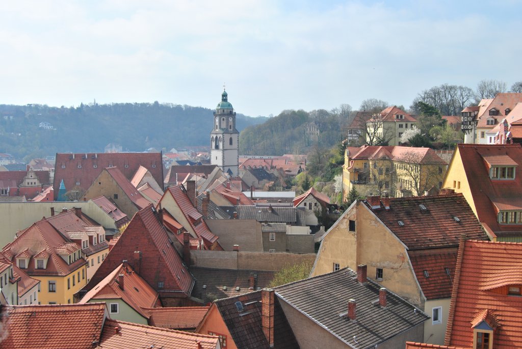 Diese Aufnahme entstand am 17.04.2010 von der Terasse der Albrechtsburg Meien. Blick ber die Dcher der Altstadt - im hinteren Teil die Frauen-
kirche.