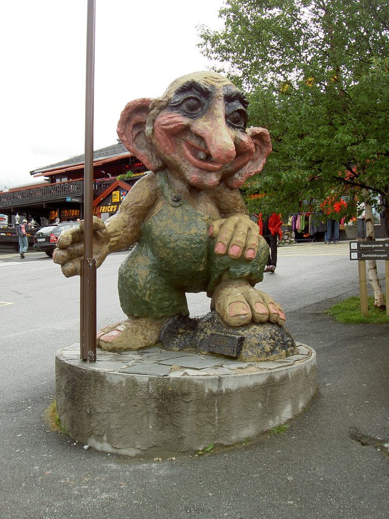 Dombas, Troll am Nationalparkcenter, Oppland (27.06.2013)