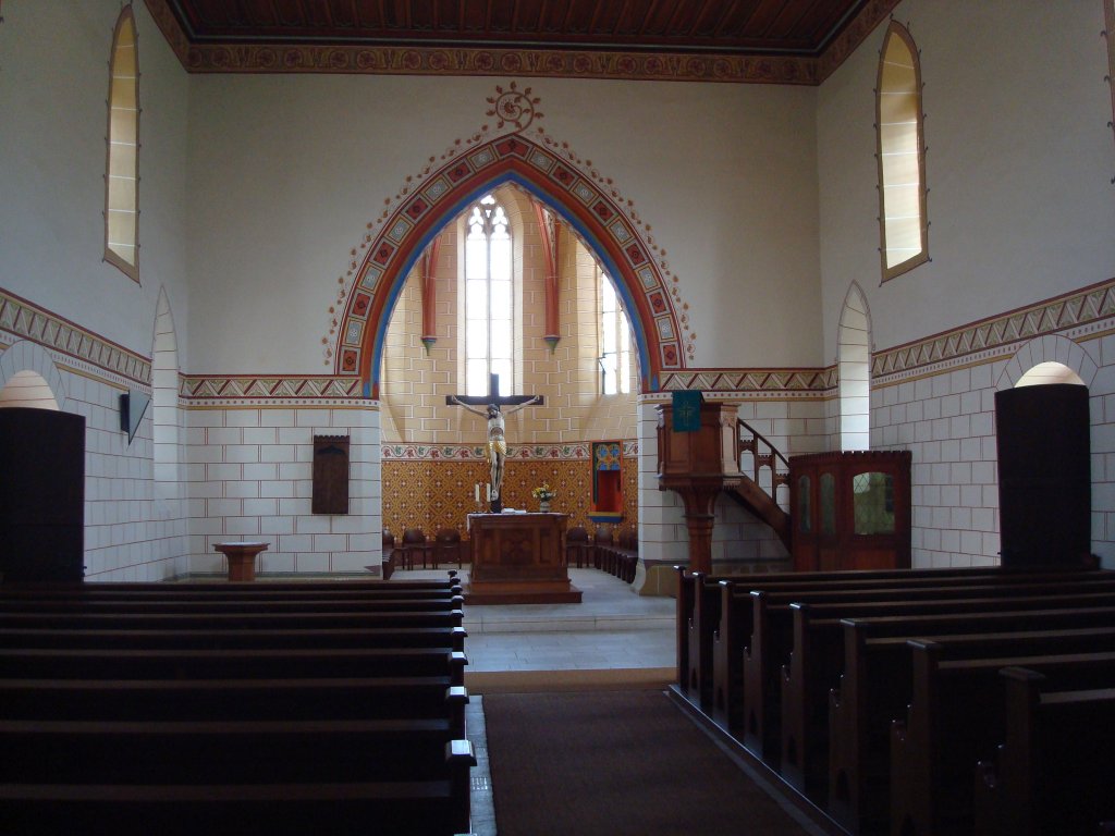 Dorfkirche in St.Ilgen,stammt aus dem 13.Jahrhundert,
1903 wurde der Innenraum im neugotischen-und Jugendstil ausgemalt,
Schden durch Wasserinfiltration wurden durch Restaurierung
1989-90 behoben,
April 2010 

