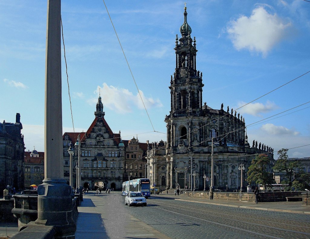 Dresden, Blick von der Augustusbrcke auf die Hofkirche und das Georgentor, Okt.2009