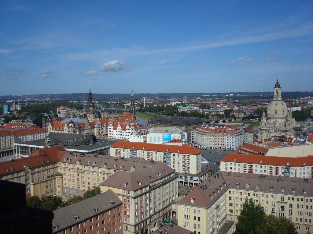Dresden, Blick vom Rathausturm,
rechts die Frauenkirche,links Schlo und Kathedrale,
Okt.2009