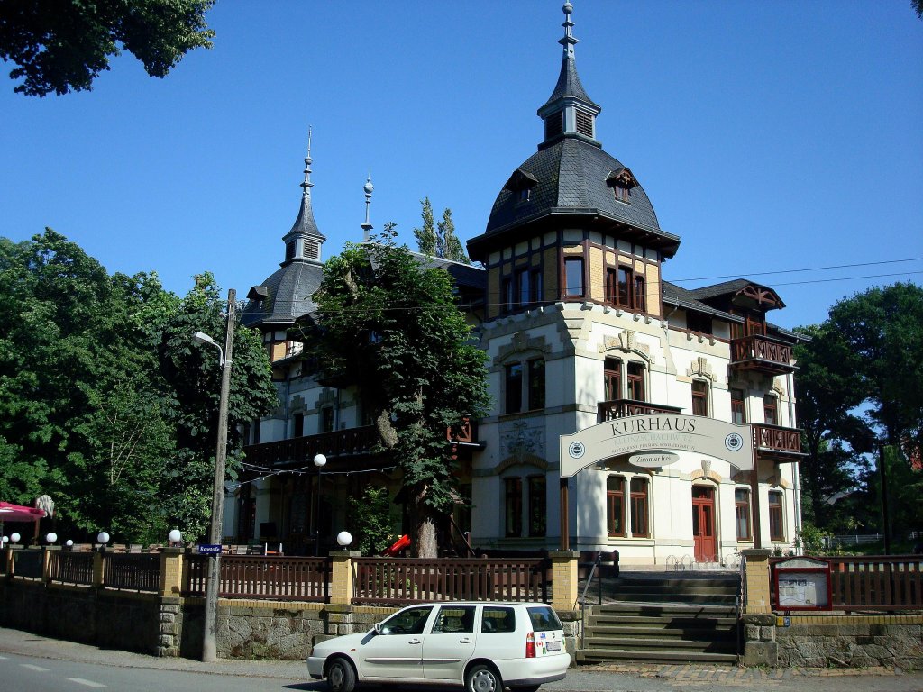 Dresden, Kurhaus Kleinzschachwitz, seit 1892 beliebtes Ausflugslokal, zu  DDR -Zeiten verfallen, nach der Wende originaler Wiederaufbau und seit 1999 wieder Nutzung als Hotel und Restaurant, Okt.2009