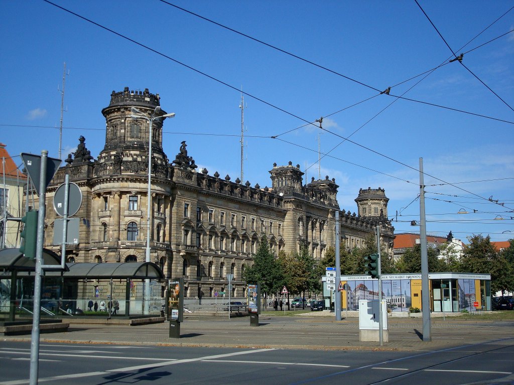 Dresden, der spthistorische Bau an der Schiegasse ist von Beginn an bis heute Sitz der Polizeiverwaltung, Okt.2009