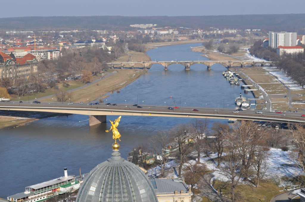 Dresden, Stadt und Elbe von der Aussichtsplattform der Frauenkirche aus am 09.03.2010