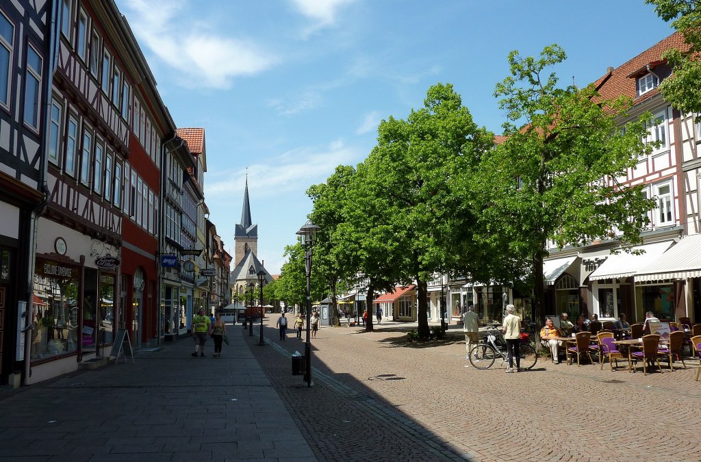 Duderstadt, Blick vom Rathaus durch die Marktstrae zur St.Servatius-Kirche, Mai 2012 