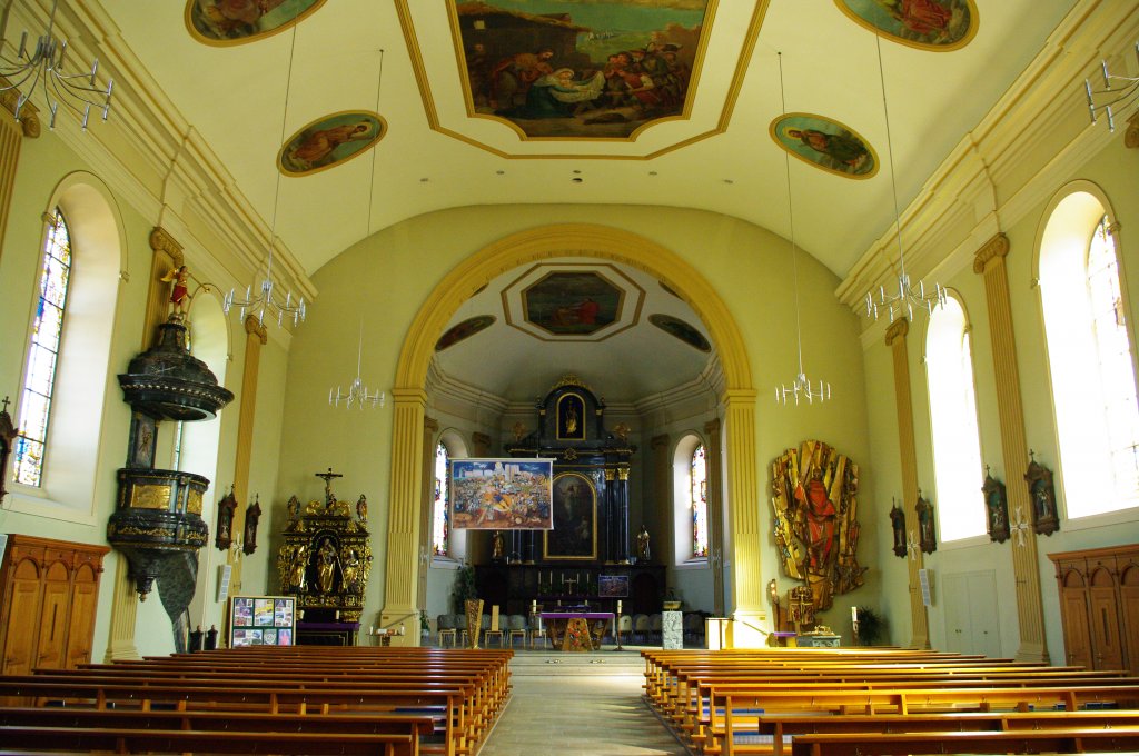 Ddingen, Pfarrkirche mit Malereien der Darstellung des Stanser Landtags von 1906 
(21.03.2011)