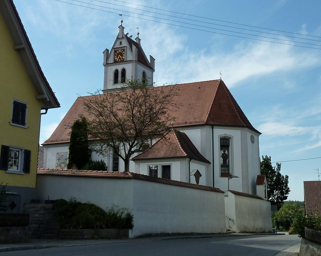 Drnau, die katholische Kirche St.Johannes Baptist, erbaut am Anfang des 18.Jahrhunderts, Aug.2012