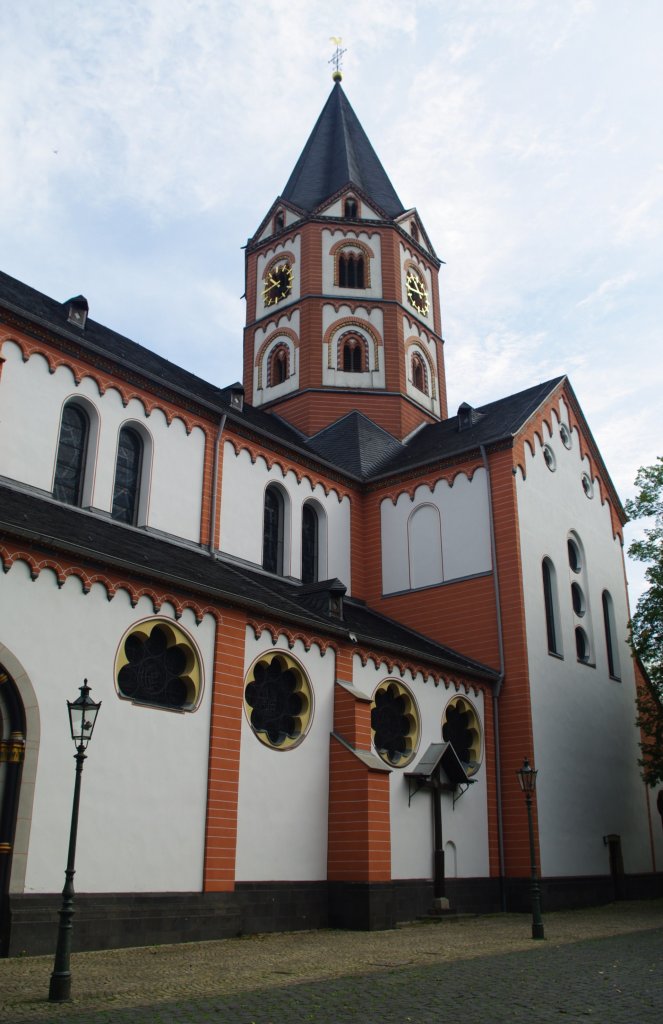 Dsseldorf, ehemalige Stiftskirche St. Margaretha im Stadtteil Gerresheim 
(03.08.2011)