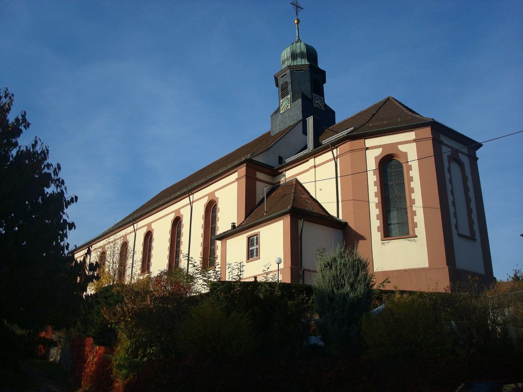 Durbach, der bekannte Weinort in der Ortenau, die Pfarrkirche, Nov.2010 