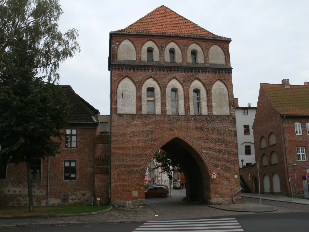 Durch das Knieper Tor gelangt man in die Altstadt von Stralsund.Aufnahme vom 30.August 2012.