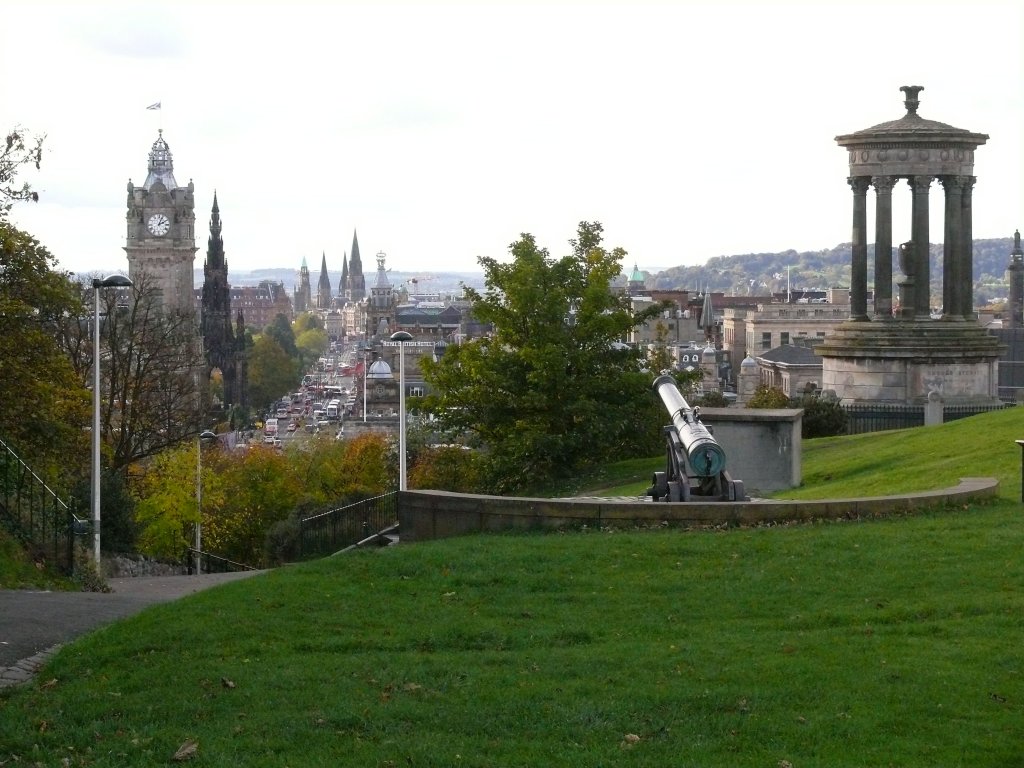 Edinburgh am 19.10.2010, Calton Hill mit Blick auf Princes Street