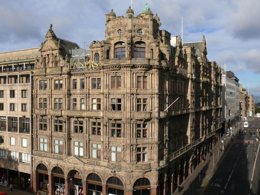 Edinburgh am 21.10.2010, Kaufhaus 'Jenners' an der Princes Street.