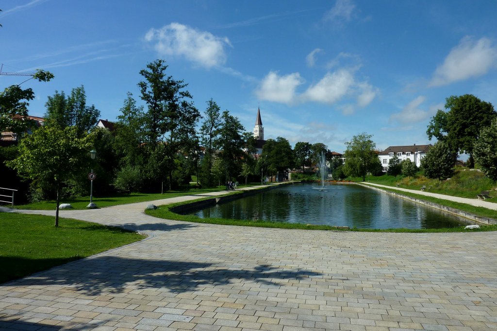 Ehingen, Parkanlage in der Stadt mit dem Groggensee, Aug.2012