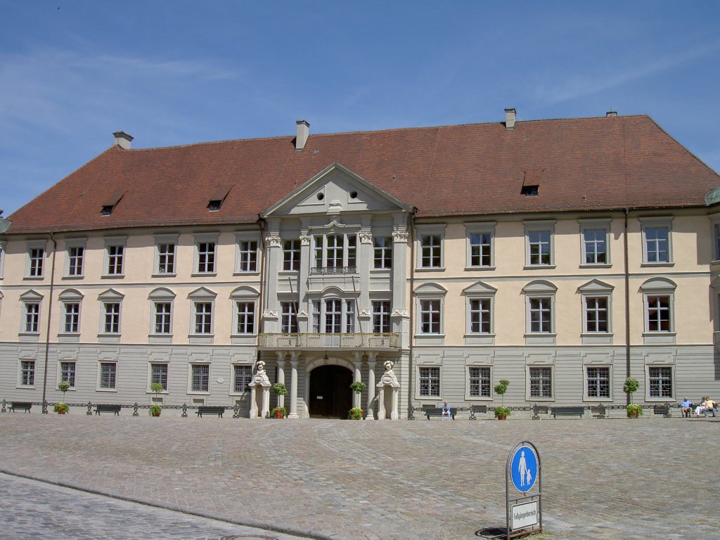 Eichsttt, ehem. frstbischfliche Residenz, erbaut 1704 bis 1791 mit Treppenhaus 
von M. Pedetti (13.05.2007)