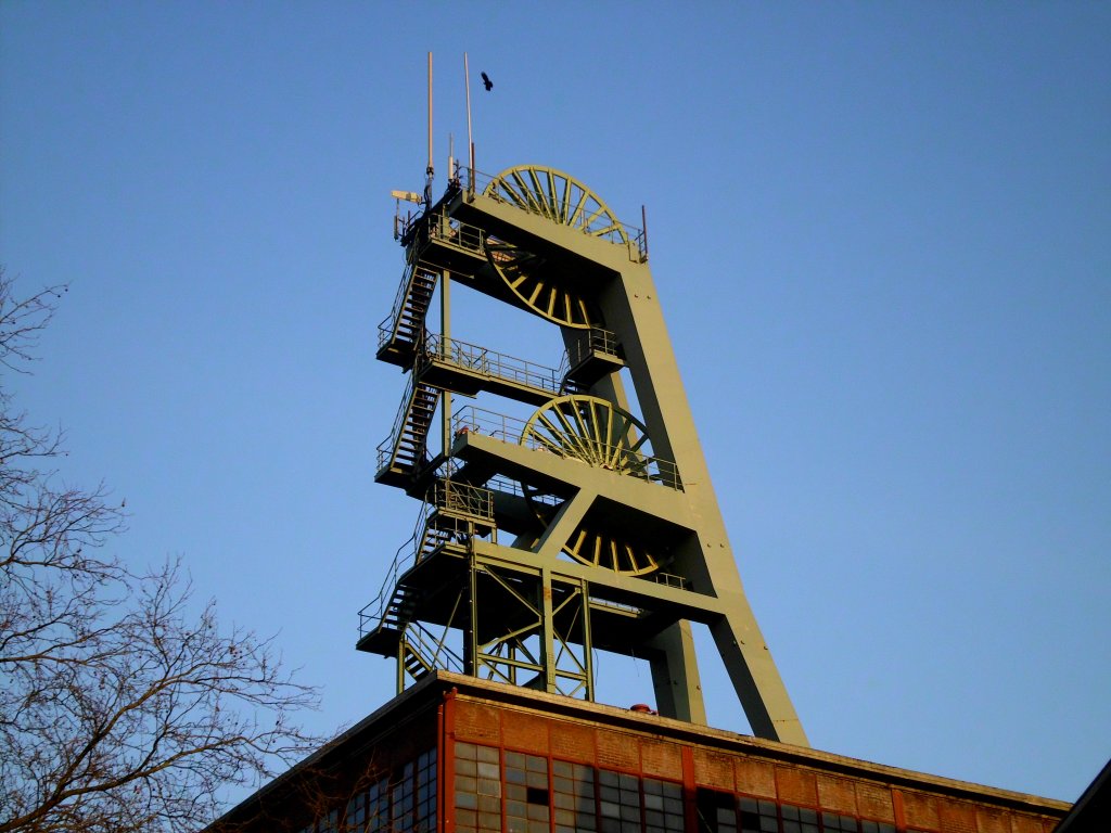 Ein altes Frdergerst auf dem Gelnde der ehemaligen Zeche Ewald in Herten am 22.02.2011.