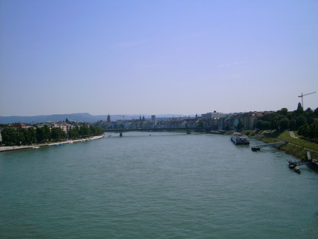 Ein Blick ber den Rhein in Basel im Sommer 2009!