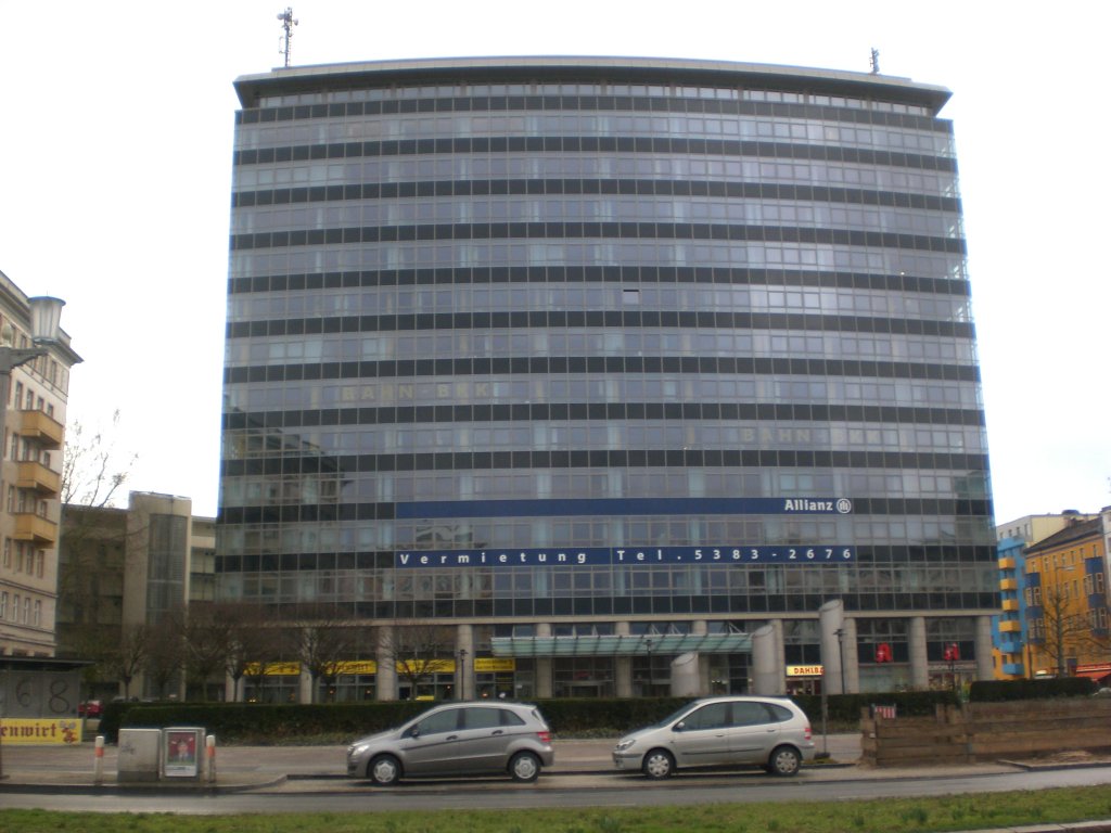 Ein Brogebude der Allianz in der Frankfurter Allee in Berlin-Friedrichshain.