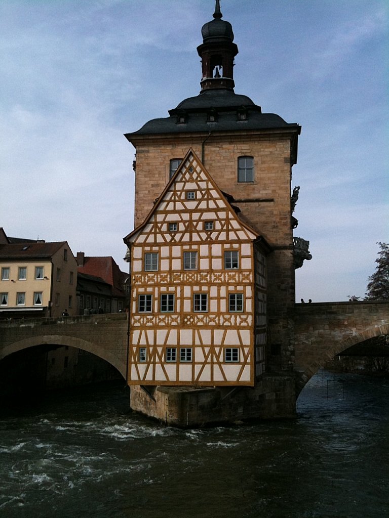 Ein interessantes Haus ber der Regnitz in Bamberg,gesehen am 12.3.2011.