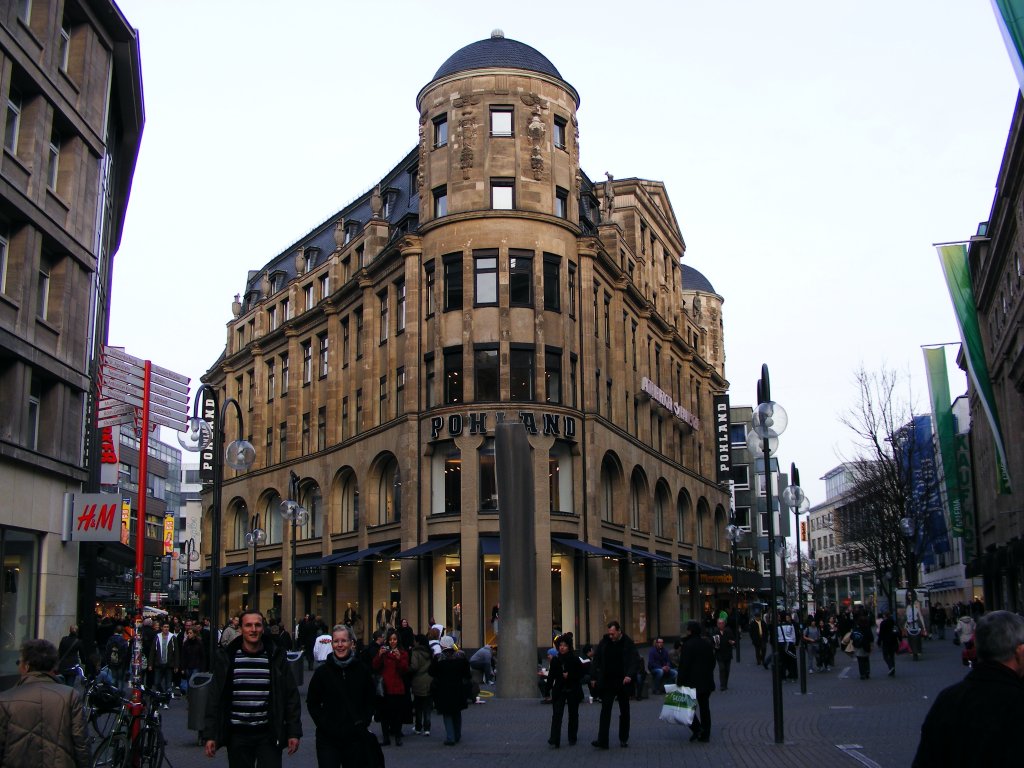 Ein Kaufhaus an der Schildergasse in Kln, 17. Mrz 2010.