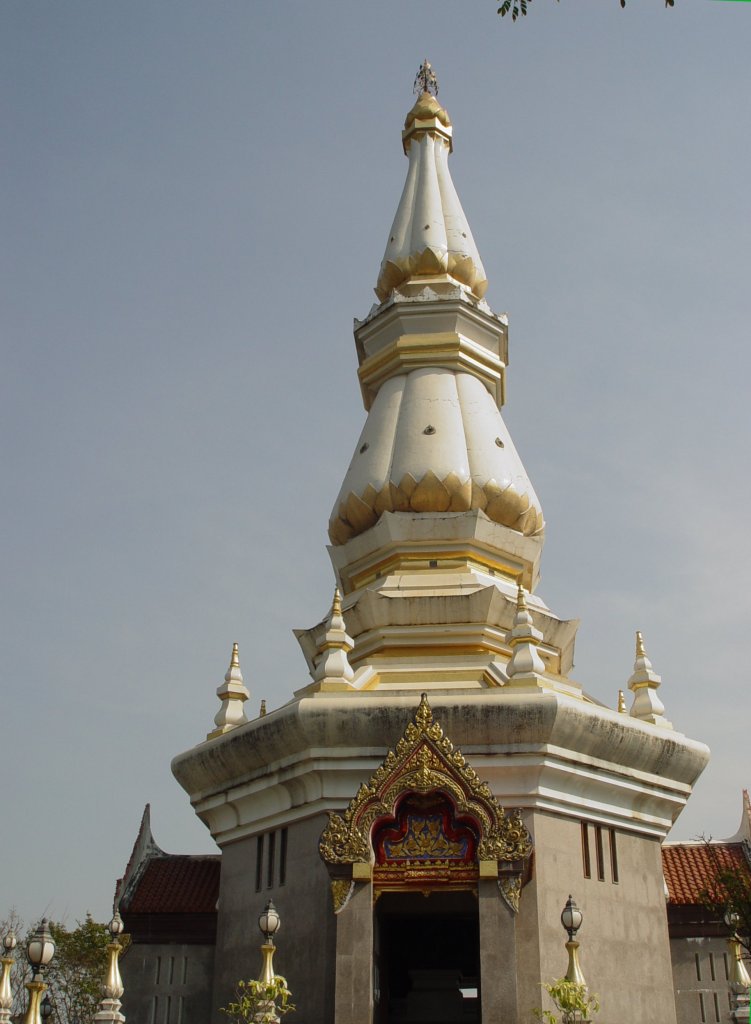 Ein kleines Heiligtum in einer buddhistischen Tempelanlage bei Nong Khai im Norden Thailands am 10.02.2011