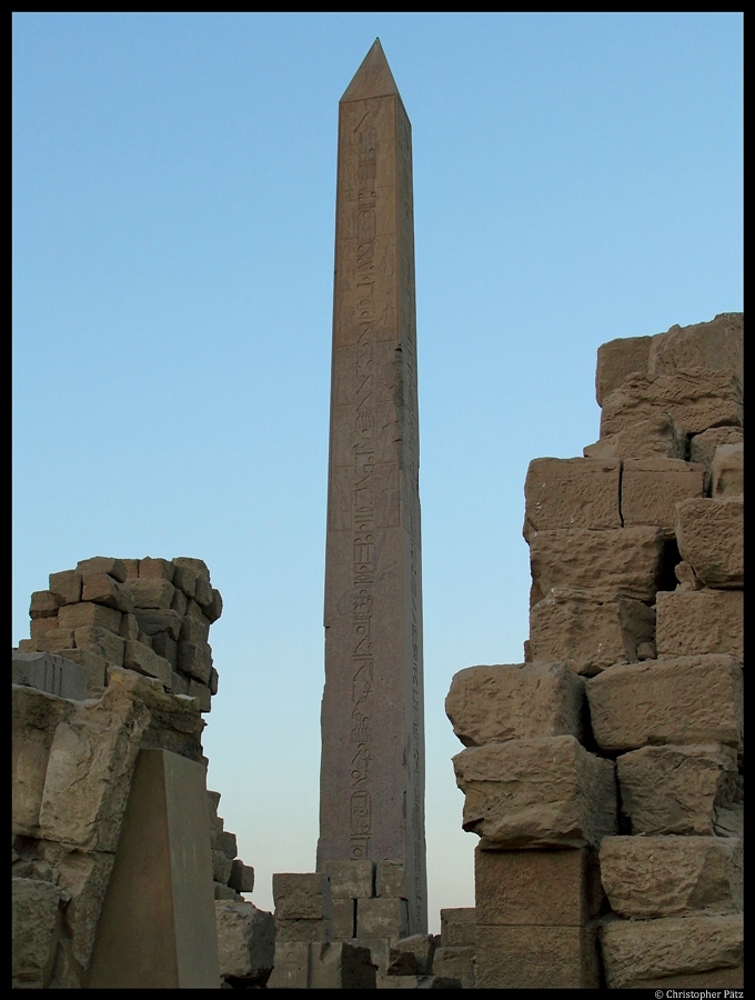 Ein Obelisk im Karnak-Tempel bei Luxor. (23.11.2012)
