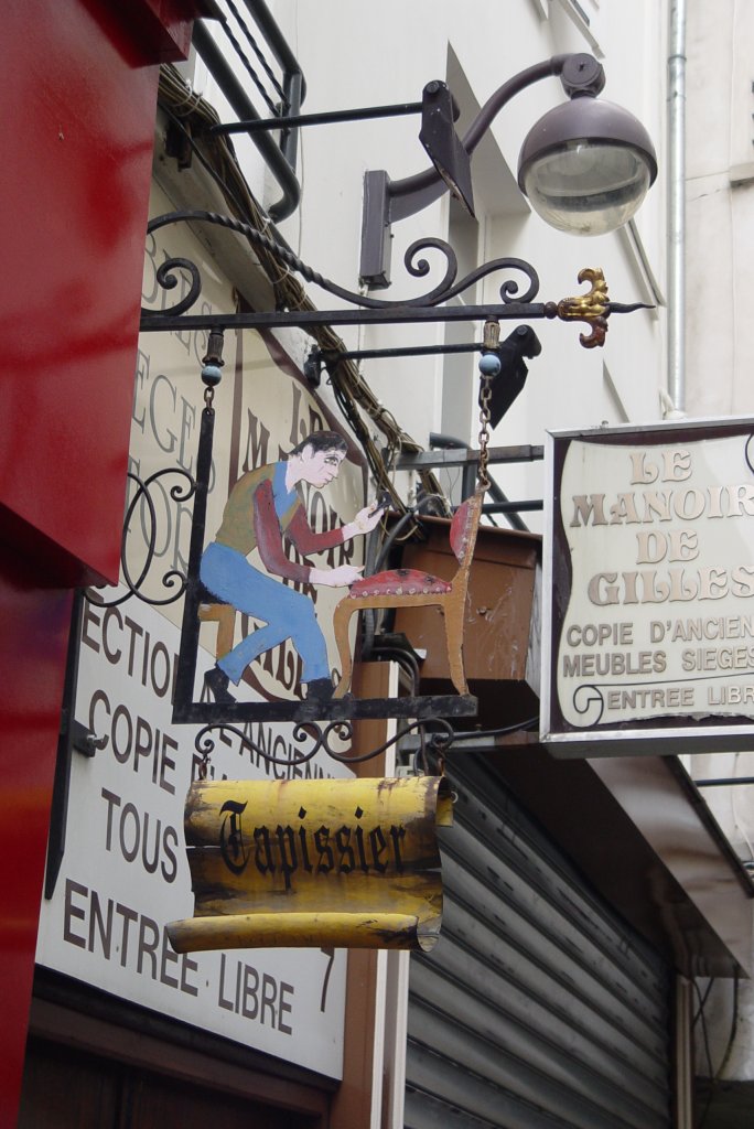 Ein Polsterer hat sein Firmenschild in der Rue du Chantier sehr anschaulich gestaltet. (18.07.2009)