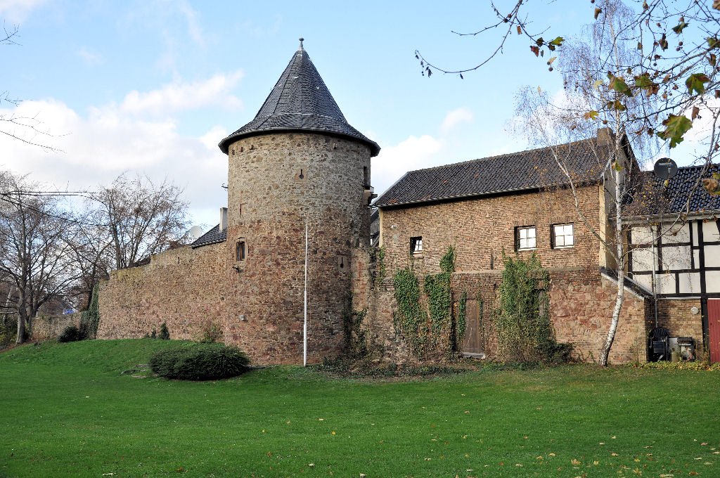 Ein Teil der erhaltenen Stadtmauer von Euskirchen - 22.11.2009