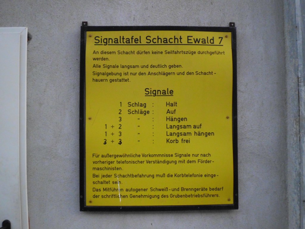 Eine alte Signaltafel für die Seilfahrt auf dem Gelände der ehemaligen Zeche Ewald in Herten am 22.02.2011. 