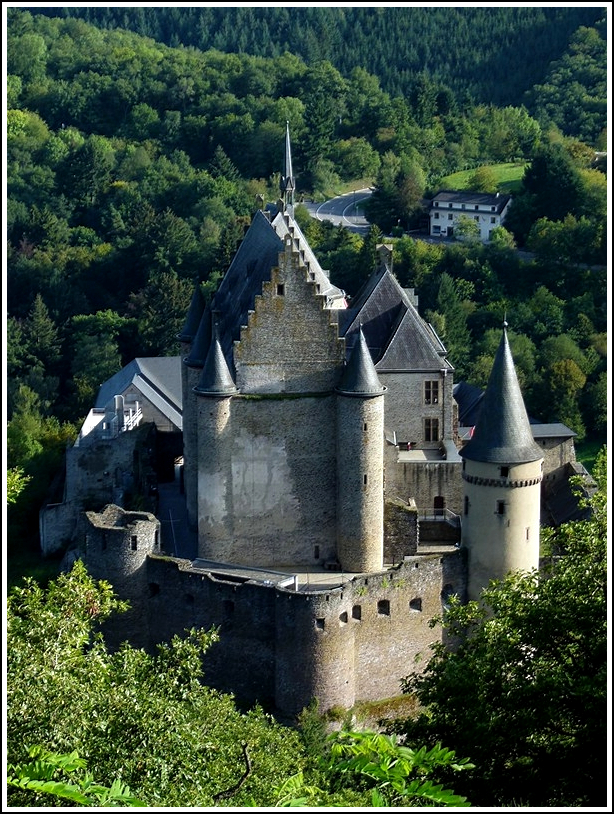 Eine andere Aussicht auf das Schloss von Vianden. 15.09.2011 (Jeanny)