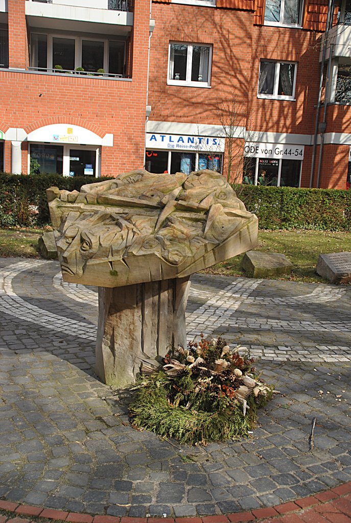 Eine Steinplatte als Gedenkstein in 31515 Wunstdorf. Foto vom 21.03.2011.