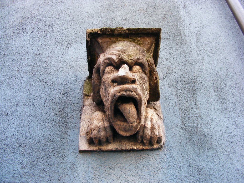 Eine Wandfigur in der Altstadt von Kln, 17. Mrz 2010.