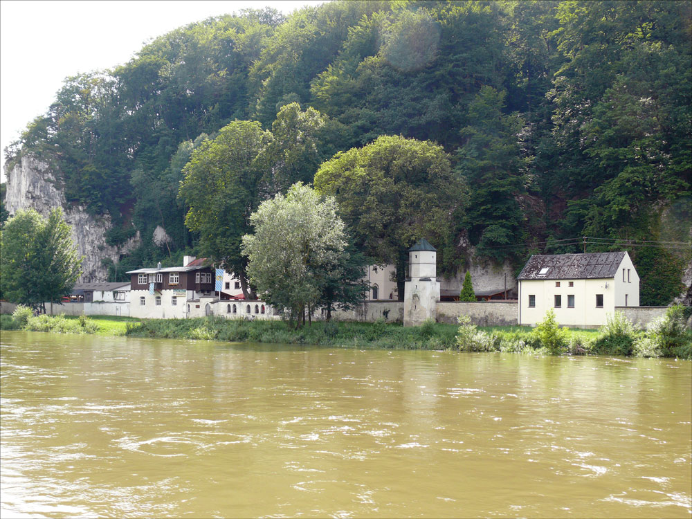 Einsiedelei Klsterl (anno 1454) an der Donau zwischen Weltenburger Enge (flschlicherweise auch Donaudurchbruch genannt) und Kelheim; 04.08.2010
