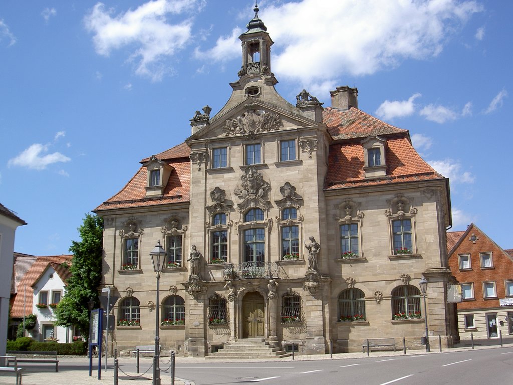 Ellingen, sptbarockes Rathaus, erbaut von 1744 bis 1747 durch Franz Joseph Roth 
(16.06.2013)