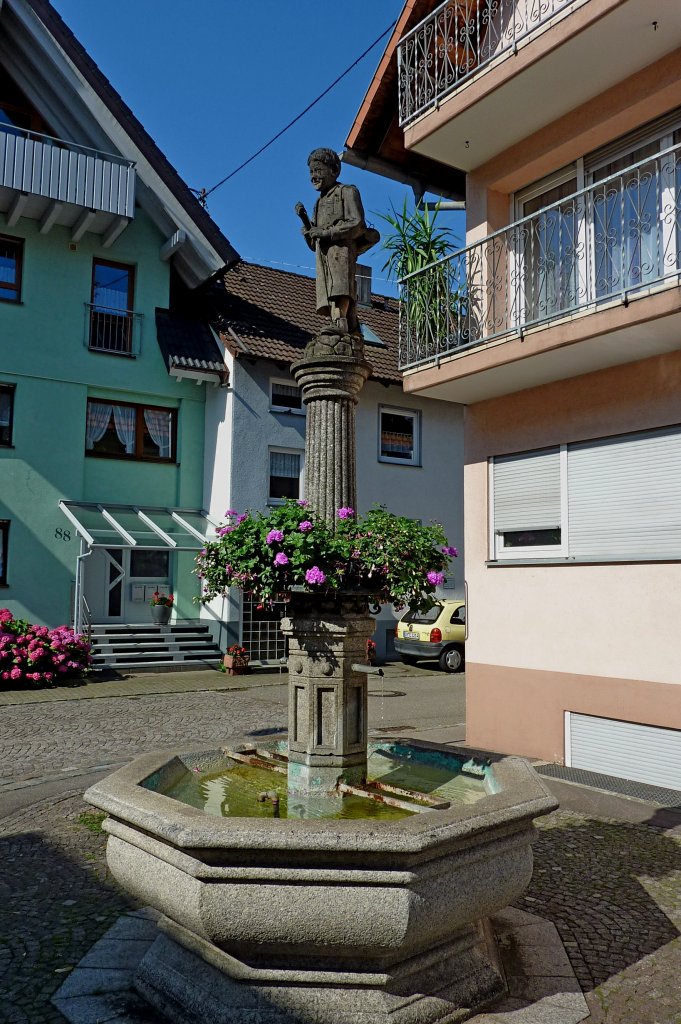 Elzach, Brunnen an der Hauptstrae, Juli 2012