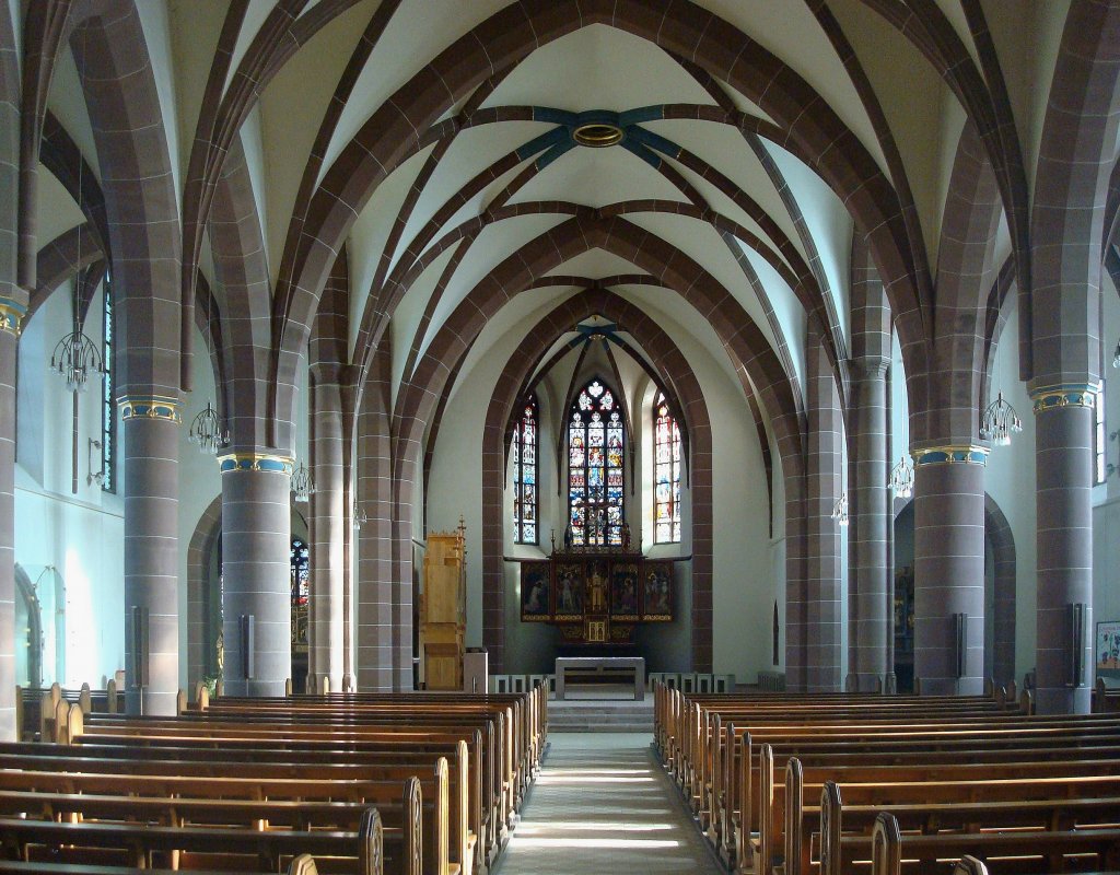 Emmendingen, der Innenraum der kath.Pfarrkirche St.Bonifatius, April 2011