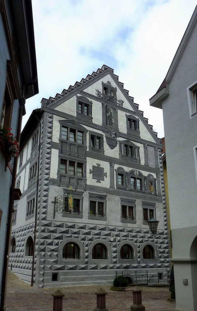 Engen, Wirtshaus zum Adler mit illiusionistischer Fassadenmalerei aus der Renaissance(Trompe-l'oeil), Juli 2012