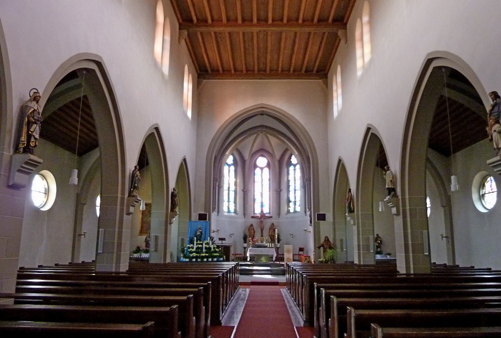 Eschbach, der Innenraum der St.Agnes-Kirche, Juli 2012