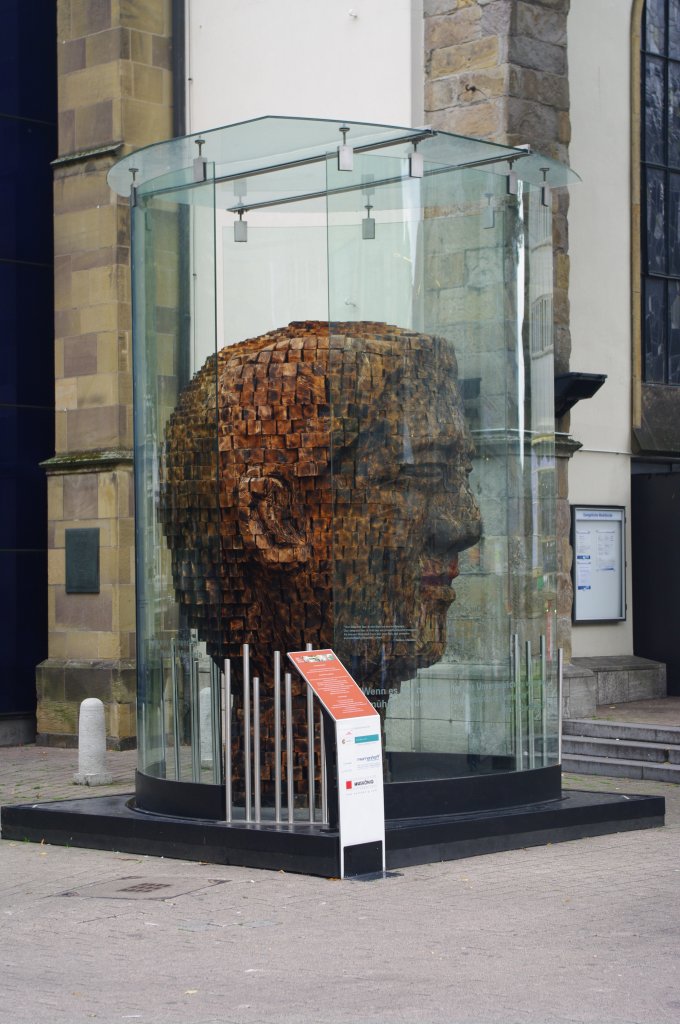 Essen, Mandela Denkmal vor der Marktkirche (30.07.2011)