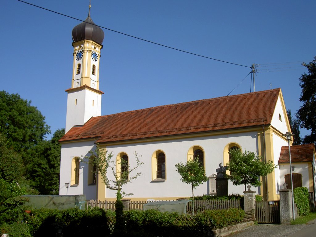 Ettlishofen, St. Leonhard Kirche aus dem 17. Jahrhundert, Landkreis 
Gnzburg (28.06.2011)
