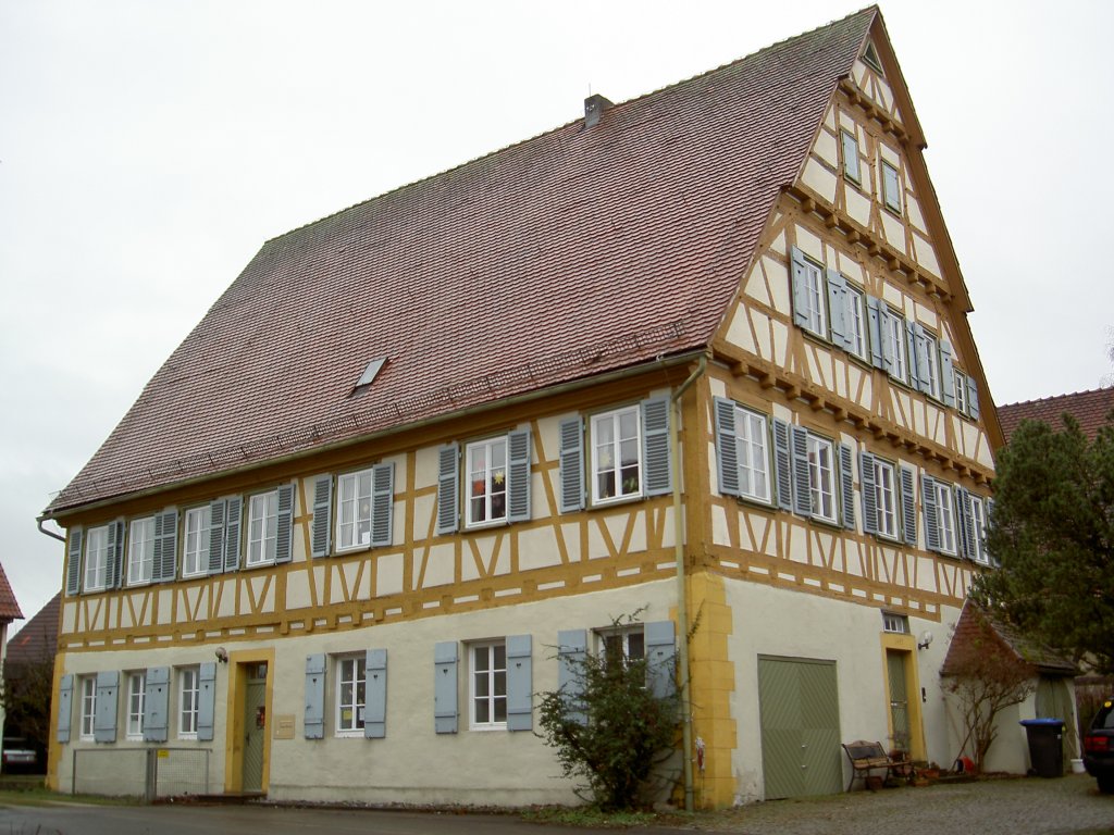 Ev. Pfarrhaus von Heiningen, erbaut 1493 (04.01.2013)
